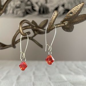 🆓item in bundle: earrings with Swarovski elements